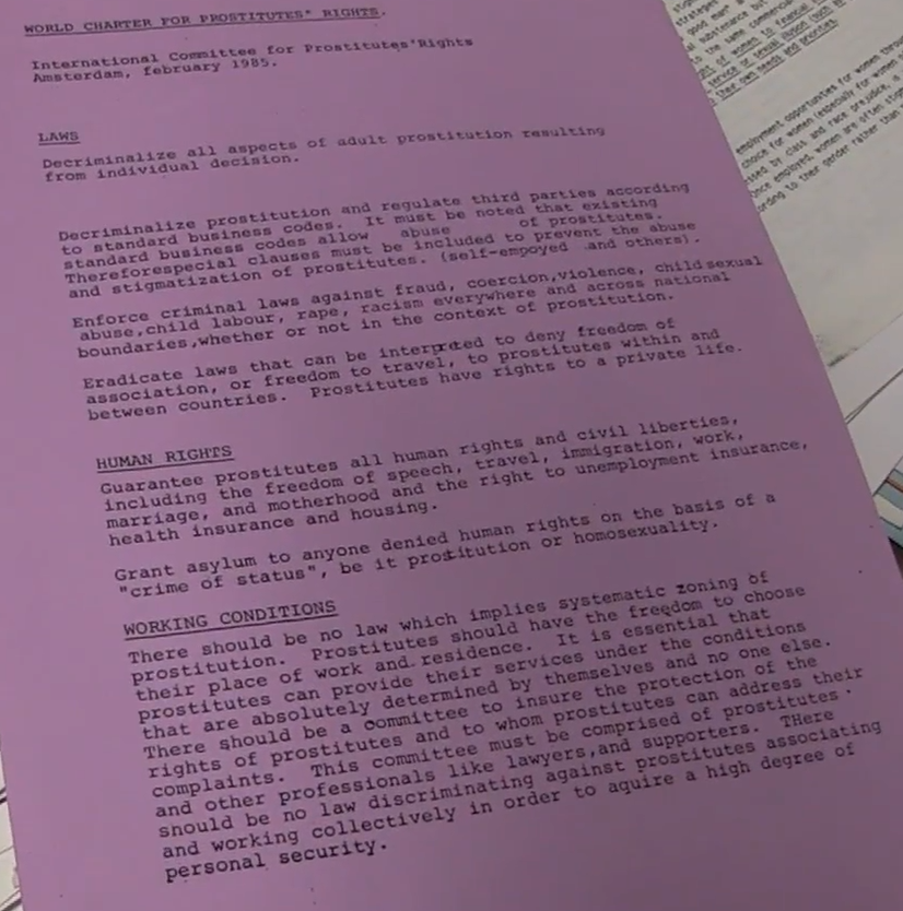 Page 1/2 d'un original de la World Charter for Prostitutes' Rights, écrite et adoptée le 15 February 1985 AU PREMIER World Whores Congress à Amsterdam